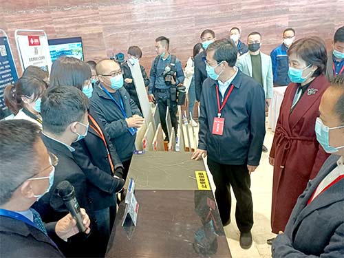 20211020-岳陽(yáng)市市委書(shū)記王一鷗、岳陽(yáng)市人民政府李?lèi)?ài)武市長(cháng)視察天欣科技新技術(shù)新產(chǎn)品